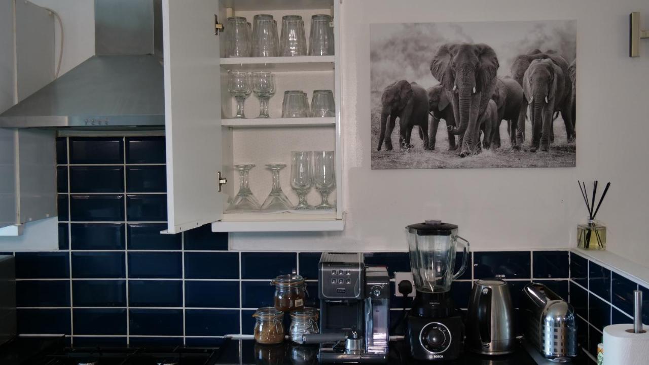 Milton Keynes Luxury Short Stay House With Wifi And Free Parking Wolverton  Exterior foto